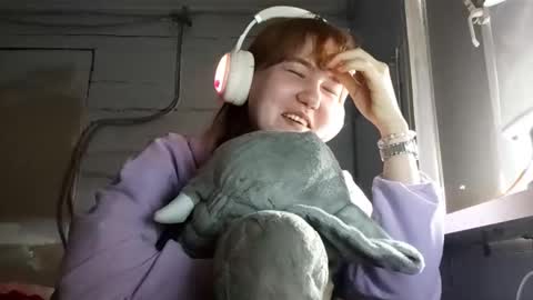 Snapshot of breannedevier chatting on February 23, 3:04 am Dina online show from February 23, 3:04 am