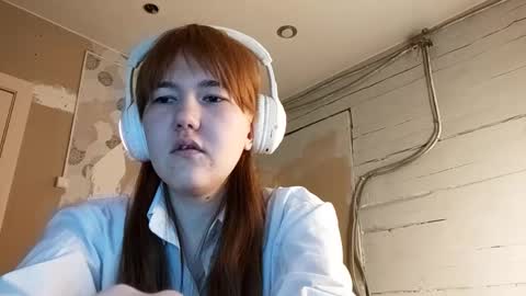 Snapshot of breannedevier chatting on March 6, 4:09 am Dina online show from March 6, 4:09 am