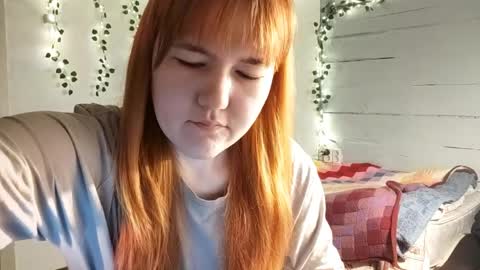 Snapshot of breannedevier chatting on April 4, 5:06 am Dina online show from April 4, 5:06 am