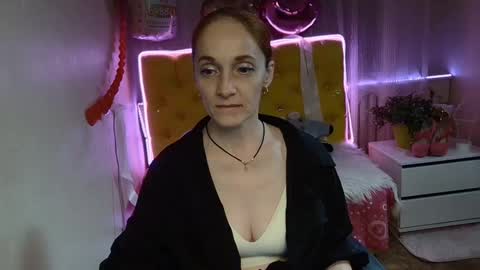 Snapshot of breeterner chatting on March 4, 2:49 am breeterner online show from March 4, 2:49 am