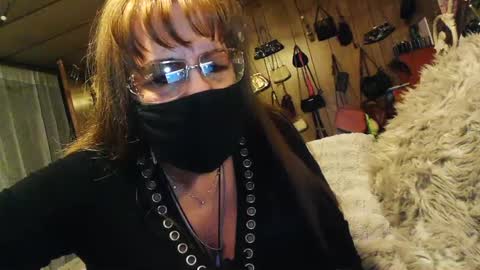 Snapshot of breezywinds963 chatting on October 9, 1:36 am breezywinds963 online show from October 9, 1:36 am