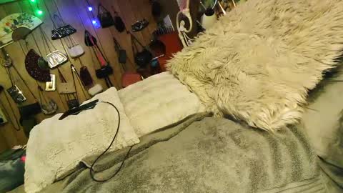 Snapshot of breezywinds963 chatting on October 9, 1:42 pm breezywinds963 online show from October 9, 1:42 pm