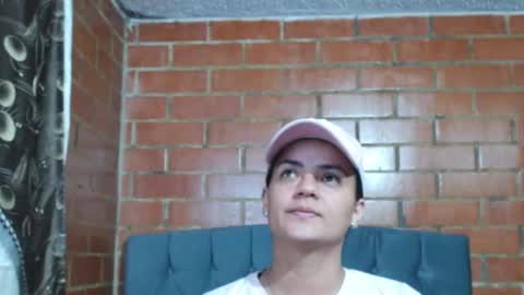 Snapshot of brenda69699 chatting on January 21, 3:37 am brenda69699 online show from January 21, 3:37 am