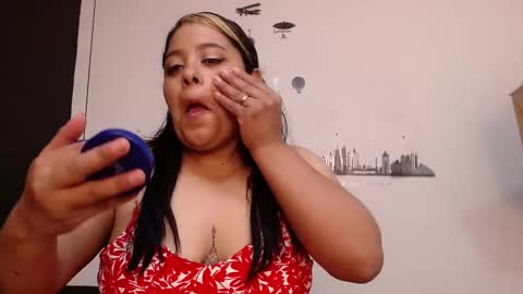 Snapshot of brenda_maz chatting on January 13, 12:45 pm Brenda  online show from January 13, 12:45 pm