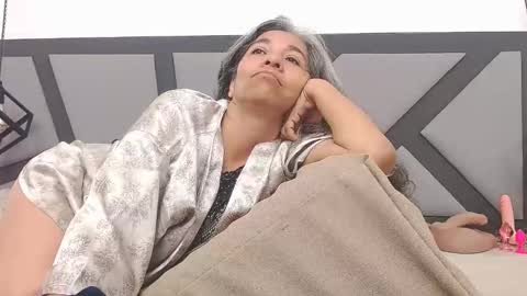 BRENDA VELASQUEZ online show from October 10, 9:03 pm