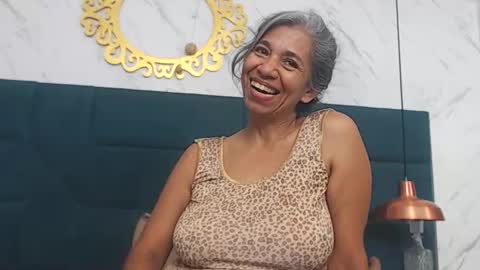 BRENDA VELASQUEZ online show from November 24, 7:57 pm