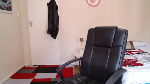 ask me lol online show from February 26, 6:12 am