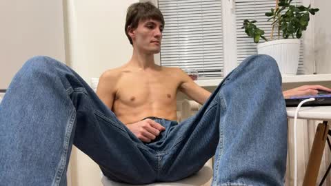 BrendanSilvers online show from April 4, 7:44 pm