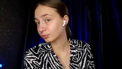 Mia   online show from May 19, 5:14 am