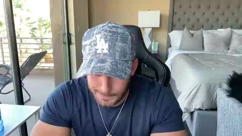 Brett Mycles online show from October 29, 10:22 pm