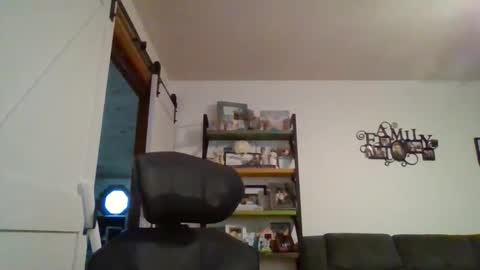 hey online show from November 9, 5:11 pm