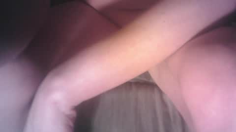 Snapshot of bri20fu chatting on April 7, 9:32 am raining down on me online show from April 7, 9:32 am