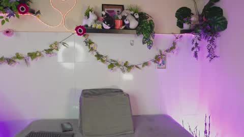 Snapshot of bri_cullen chatting on September 30, 2:33 pm Bri cullen online show from September 30, 2:33 pm