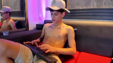 brian_hotof1 online show from June 13, 11:52 am