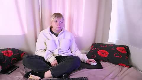 brian_mils online show from February 22, 11:20 am