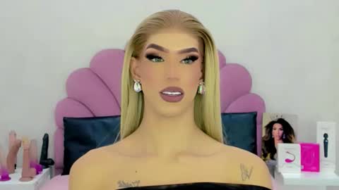 BRIANA online show from May 11, 4:04 pm
