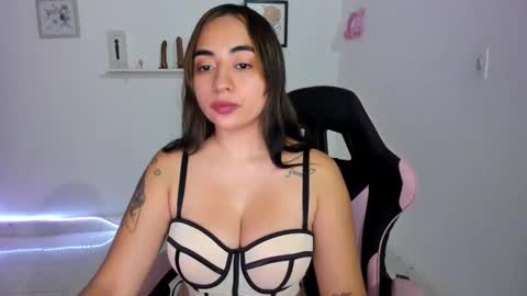 Snapshot of briana_starlight chatting on May 7, 12:16 am BRIANA online show from May 7, 12:16 am