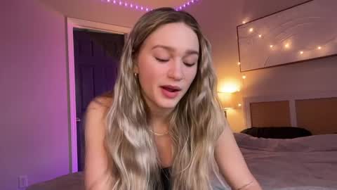 Briana online show from April 1, 2:14 pm