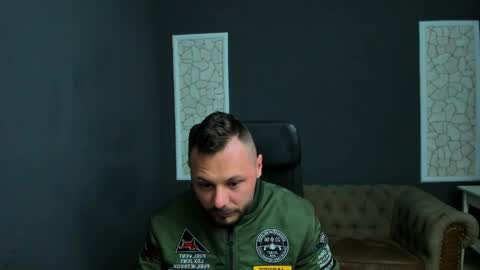 Brian online show from May 5, 2:41 am