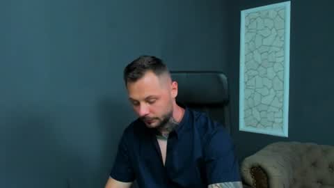 Snapshot of brianhunts chatting on June 18, 4:35 am Brian online show from June 18, 4:35 am