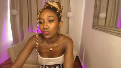 brianna_styles online show from May 20, 12:33 pm