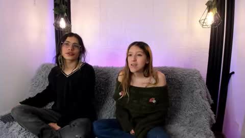 Snapshot of briarandblair chatting on October 23, 1:32 pm briarandblair online show from October 23, 1:32 pm
