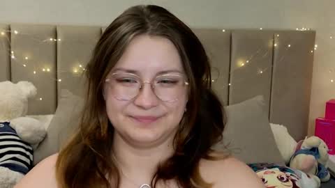 briarwynn online show from May 19, 1:56 am