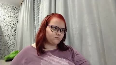 Snapshot of bridget_julianne chatting on December 5, 8:44 pm Bridget Julianne online show from December 5, 8:44 pm