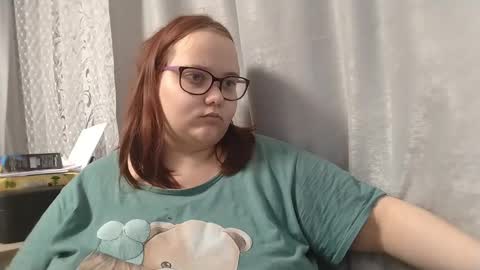 Snapshot of bridget_julianne chatting on December 23, 10:23 pm Bridget Julianne online show from December 23, 10:23 pm