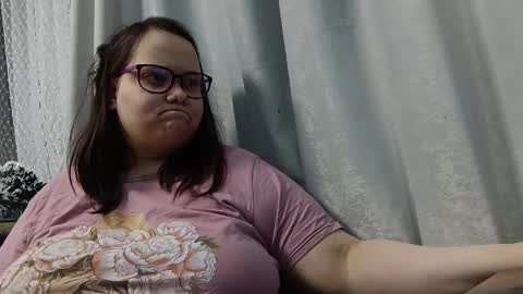 Snapshot of bridget_julianne chatting on February 6, 11:04 pm Bridget Julianne online show from February 6, 11:04 pm