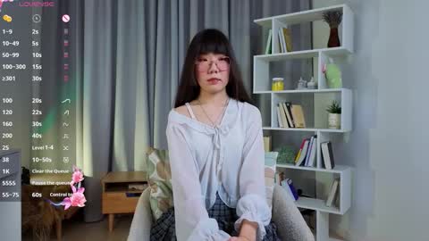 Snapshot of bridgetbottrell chatting on January 13, 2:17 am Hanna online show from January 13, 2:17 am