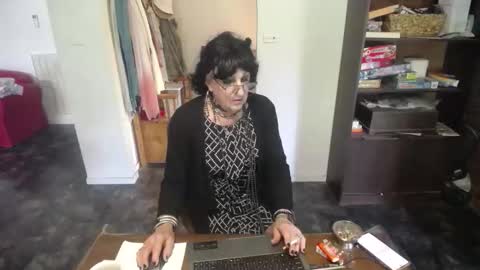 Snapshot of bridgetfouru chatting on June 5, 4:30 am bridgetfouru online show from June 5, 4:30 am