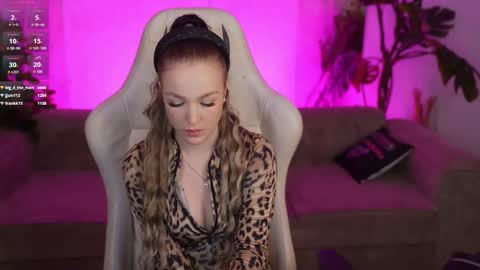 Diamonds Girls online show from December 2, 11:45 pm