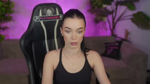 Diamonds Girls online show from May 4, 6:42 am