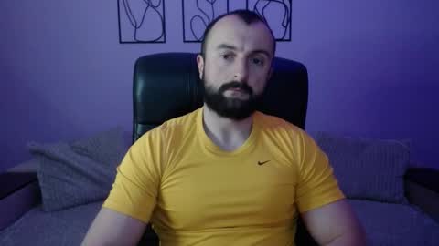 brindlefly69 online show from May 18, 10:32 am