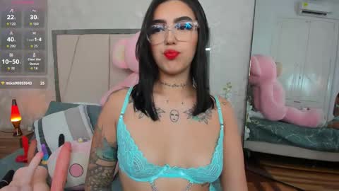 brinna_cox online show from October 2, 12:34 pm