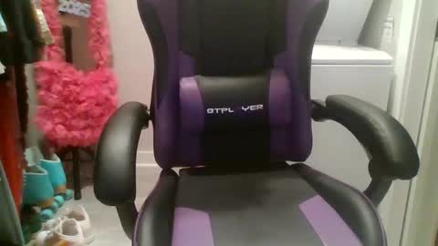 Snapshot of briny2021 chatting on January 4, 11:54 am Briny online show from January 4, 11:54 am