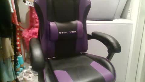 Snapshot of briny2021 chatting on February 8, 3:00 pm Briny online show from February 8, 3:00 pm