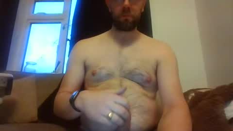 Snapshot of britguy6985 chatting on December 14, 4:09 pm britguy6985 online show from December 14, 4:09 pm