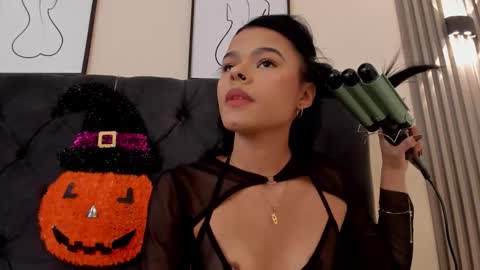 Snapshot of brithanysummer chatting on October 23, 8:29 pm brithanysummer online show from October 23, 8:29 pm