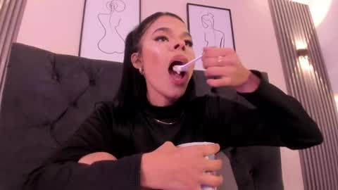 Snapshot of brithanysummer chatting on January 11, 4:06 am brithanysummer online show from January 11, 4:06 am