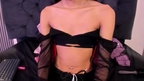 Snapshot of brithanysummer chatting on January 16, 5:44 am brithanysummer online show from January 16, 5:44 am