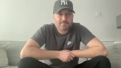 Snapshot of british_lad_uncut chatting on February 13, 12:23 pm british_lad_uncut online show from February 13, 12:23 pm