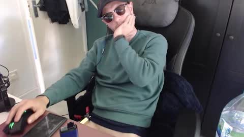 Snapshot of britishbigdick_ chatting on September 30, 11:26 am britishbigdick_ online show from September 30, 11:26 am