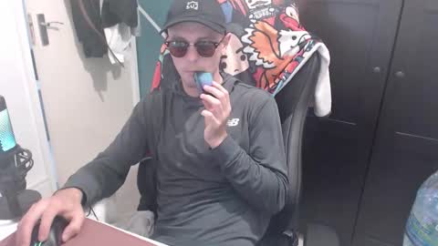 Snapshot of britishbigdick_ chatting on October 3, 2:25 pm britishbigdick_ online show from October 3, 2:25 pm