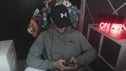 Snapshot of britishbigdick_ chatting on October 9, 8:34 am britishbigdick_ online show from October 9, 8:34 am