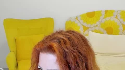 Snapshot of britishmilfpenelope chatting on February 21, 6:14 am Penelope online show from February 21, 6:14 am