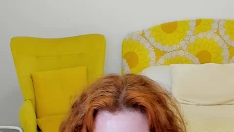 Snapshot of britishmilfpenelope chatting on February 27, 11:54 am Penelope online show from February 27, 11:54 am