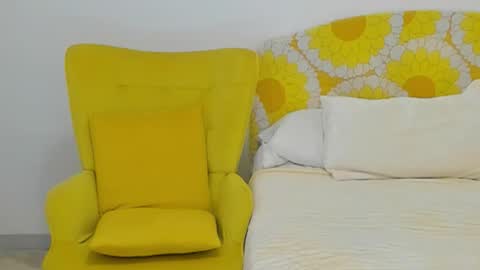 Snapshot of britishmilfpenelope chatting on March 3, 6:36 pm Penelope online show from March 3, 6:36 pm