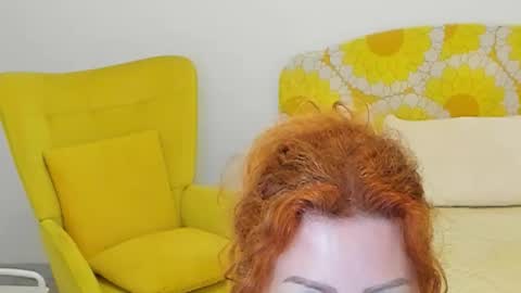Snapshot of britishmilfpenelope chatting on March 23, 12:53 pm Penelope online show from March 23, 12:53 pm